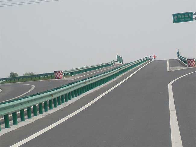 常州高速公路护栏的材质与规格