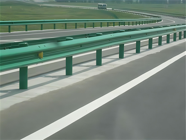 常州高速护栏板守护安全广泛应用于多个行业